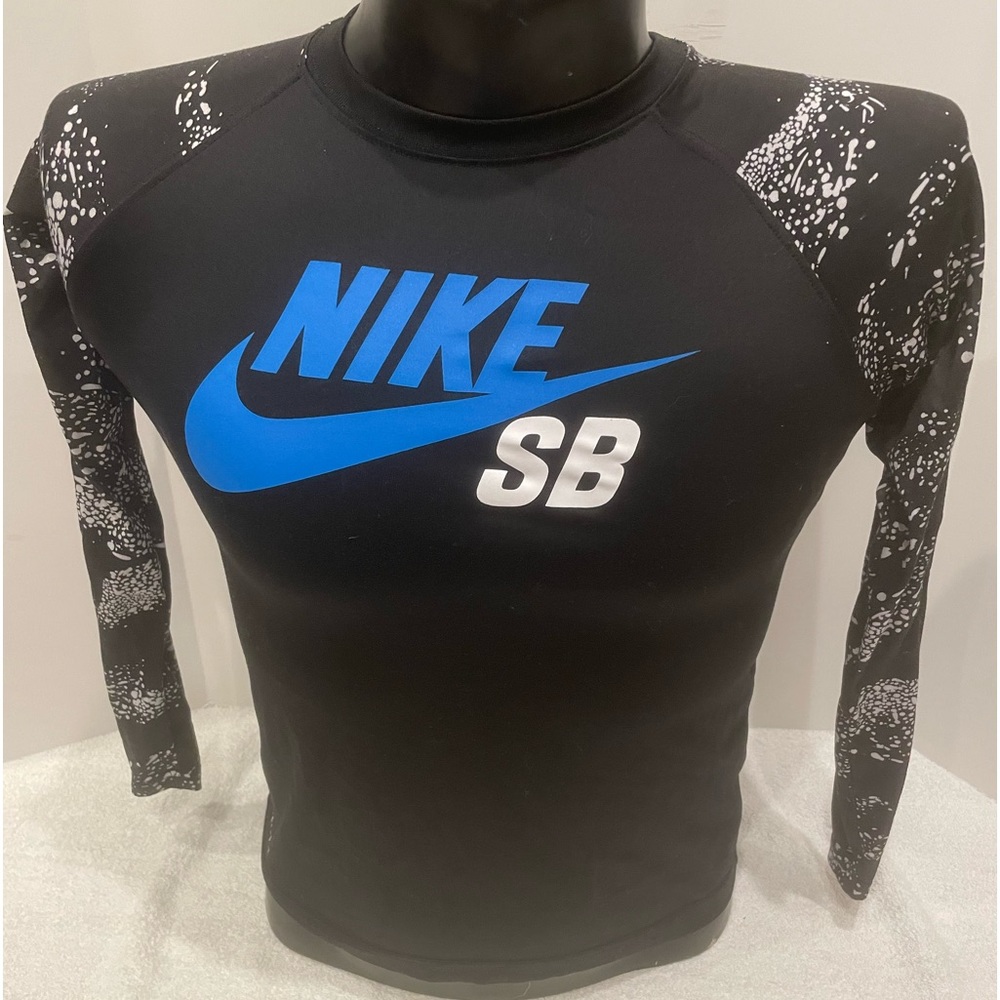 Youth Sz L Nike SB Dri Fit long Sleeve 100% Polyester. Skate Board.